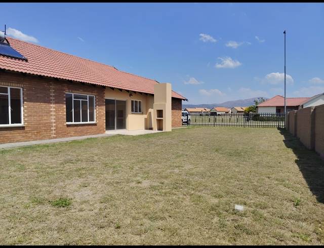 3 BEDROOM TOWNHOUSE FOR SALE IN WATERKLOOF AH